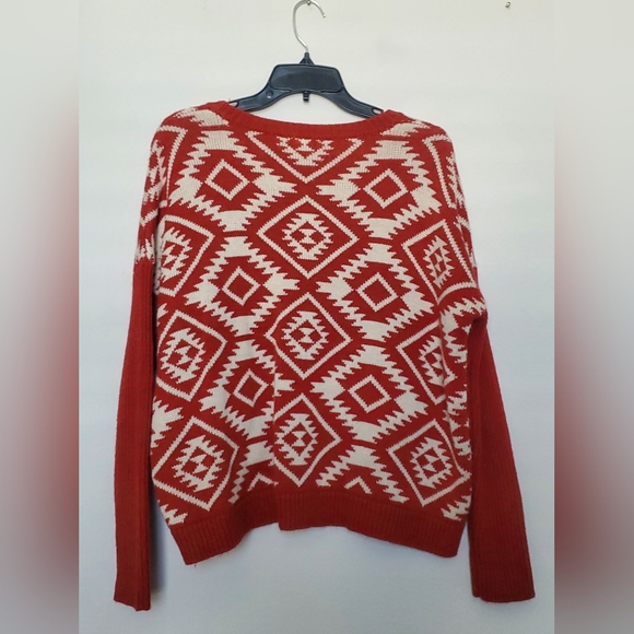 Women’s Sweater - Picture 3 of 3